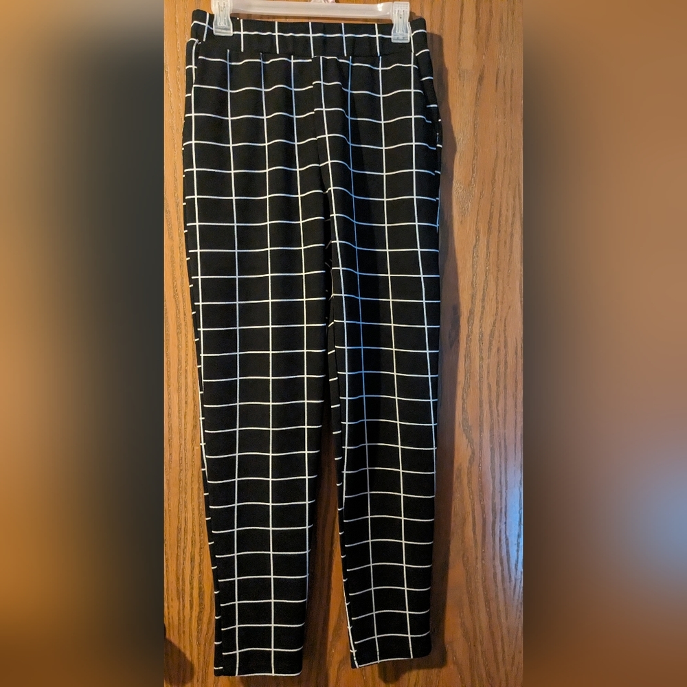 ⭐4 / $15 Pull On Dress pants